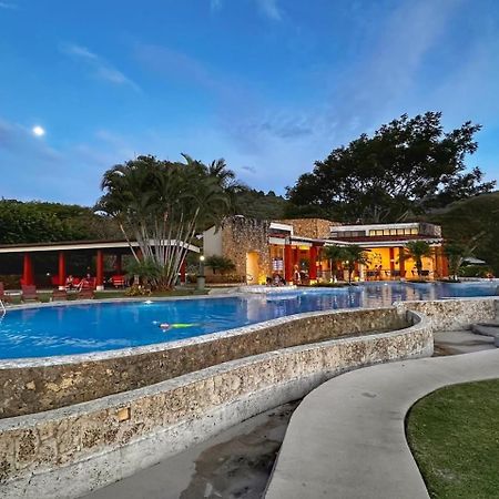 Cr Mariposa Rentals Comfortable Penthouse, Ac, Pool, Gym, Tennis サンタ・アナ エクステリア 写真