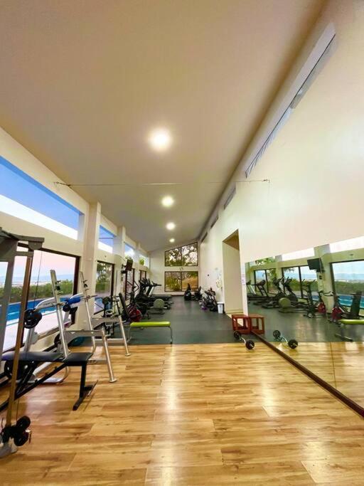 Cr Mariposa Rentals Comfortable Penthouse, Ac, Pool, Gym, Tennis サンタ・アナ エクステリア 写真