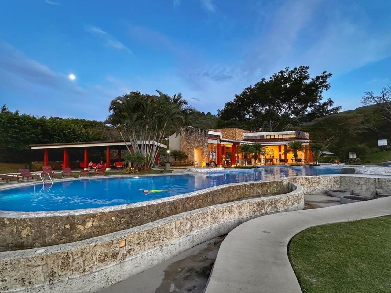 Cr Mariposa Rentals Comfortable Penthouse, Ac, Pool, Gym, Tennis サンタ・アナ エクステリア 写真