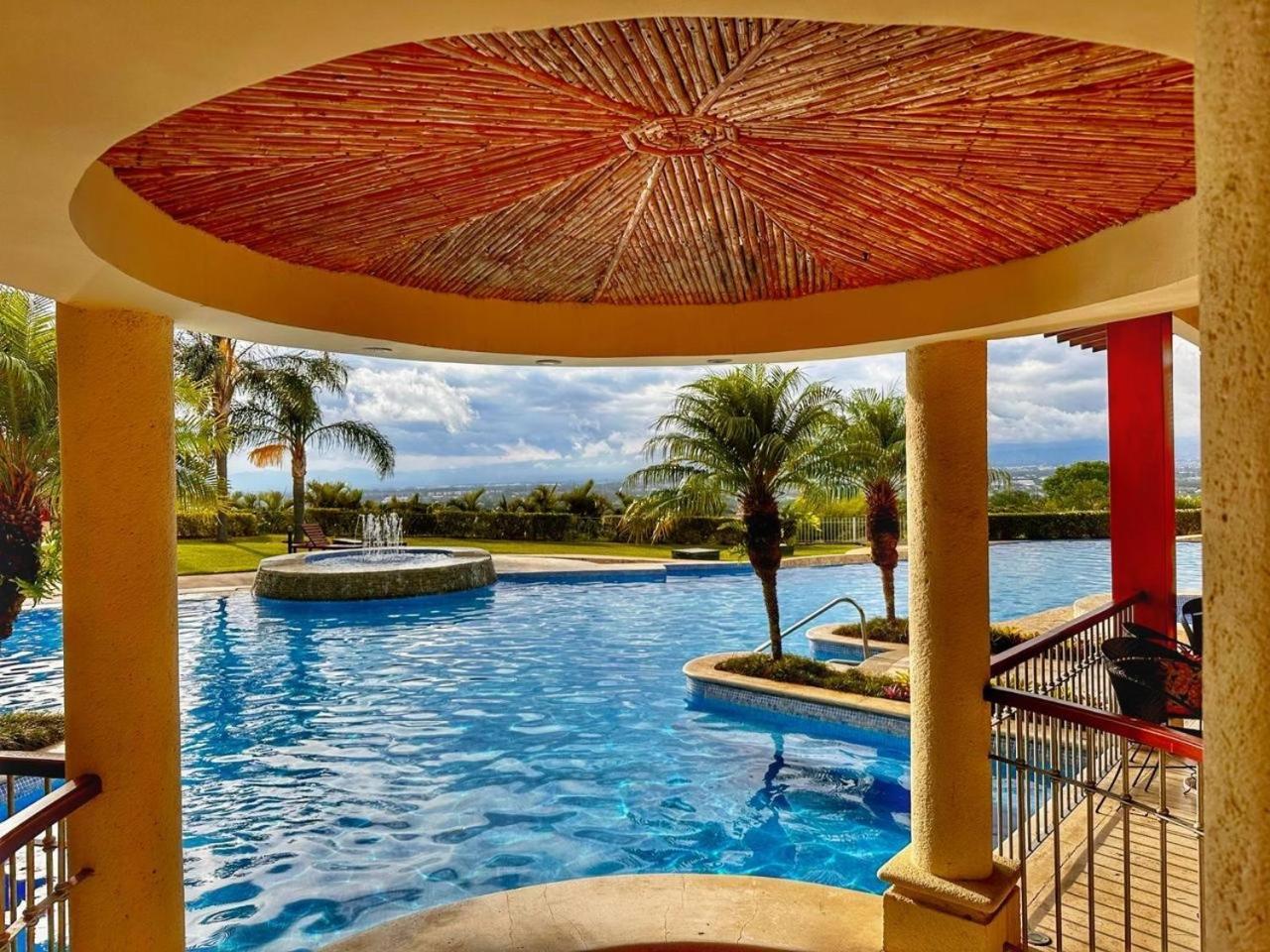 Cr Mariposa Rentals Comfortable Penthouse, Ac, Pool, Gym, Tennis サンタ・アナ エクステリア 写真
